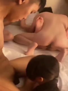 TGOK-443 高考后的疯狂淫趴！两个学校生嫩妹跟体育生男同学在酒店多人群P！配合动感音乐激情做爱