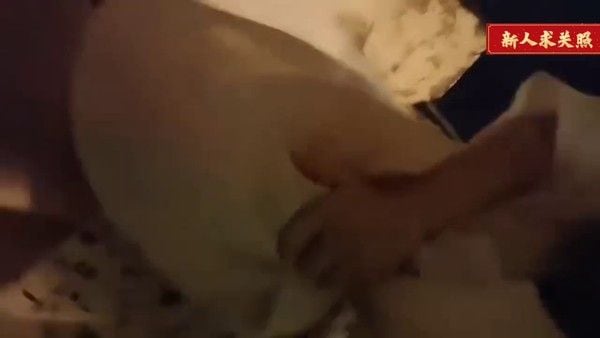 小姨子来家里看望怀孕的姐姐